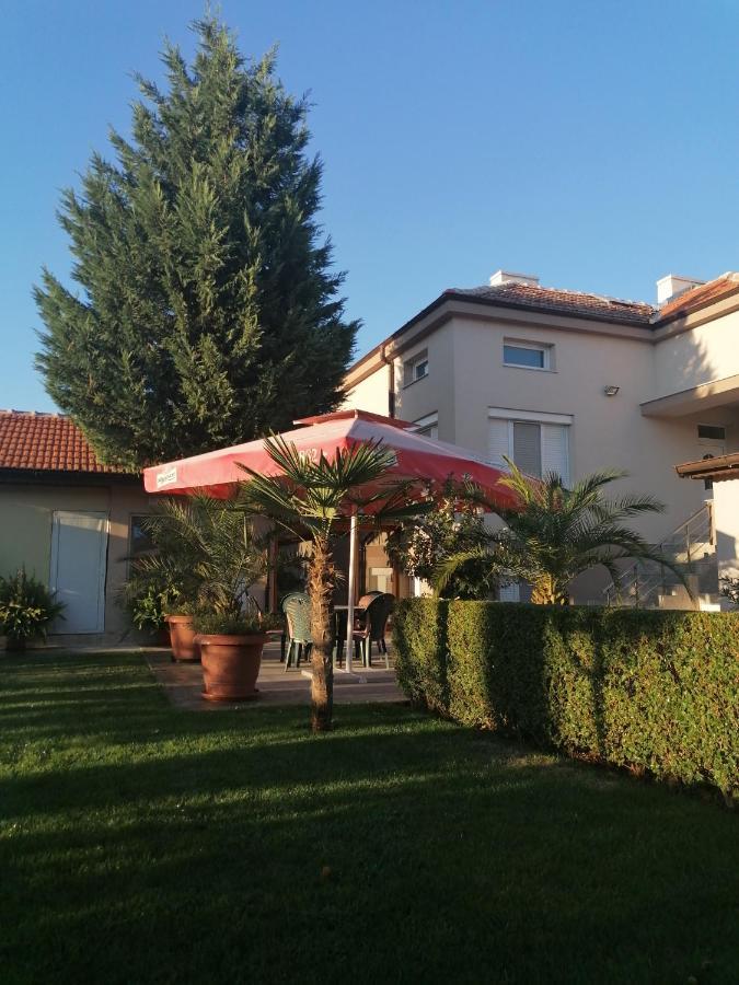 Villa Ros Guest House Svilengrad Exterior photo