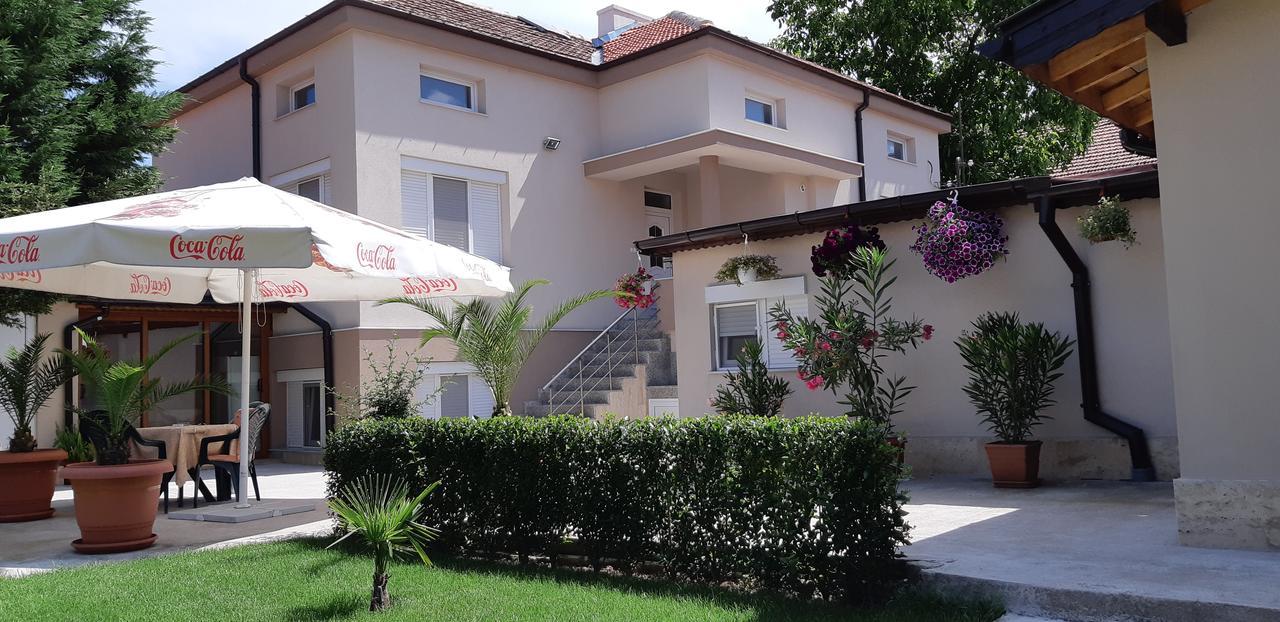 Villa Ros Guest House Svilengrad Exterior photo