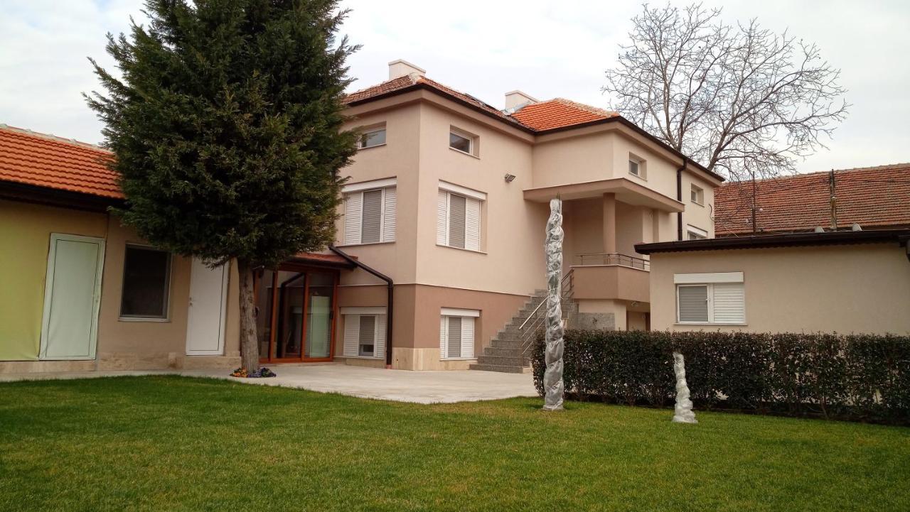 Villa Ros Guest House Svilengrad Exterior photo