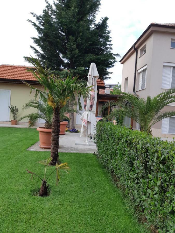 Villa Ros Guest House Svilengrad Exterior photo