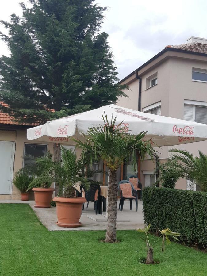 Villa Ros Guest House Svilengrad Exterior photo