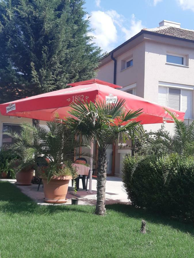 Villa Ros Guest House Svilengrad Exterior photo