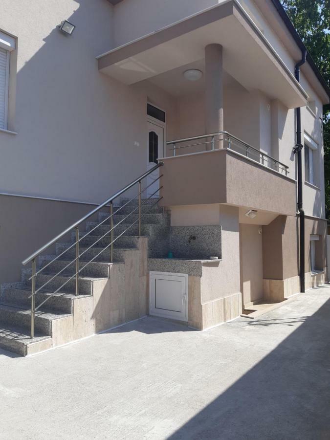 Villa Ros Guest House Svilengrad Exterior photo