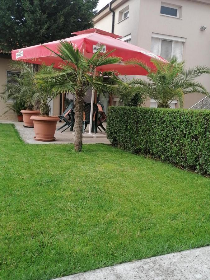 Villa Ros Guest House Svilengrad Exterior photo